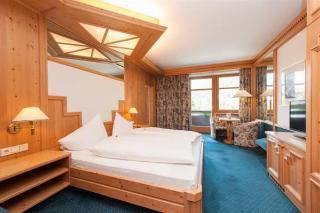 Hotel Ferien & Wellnesshotel Windschar Brunico